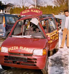 Pizza Planet trauert um seinen treuen Mitarbeiter "RT-PP-880" 